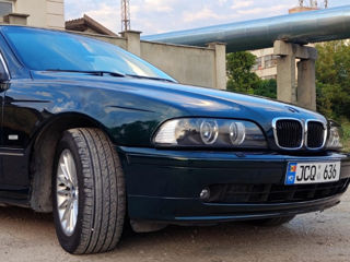 BMW 5 Series foto 3