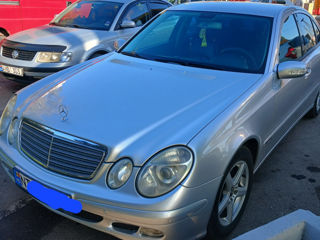 Mercedes E-Class foto 2