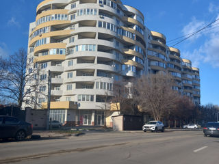 4-x комн. квартиры, 242 м², Чокана, Кишинёв