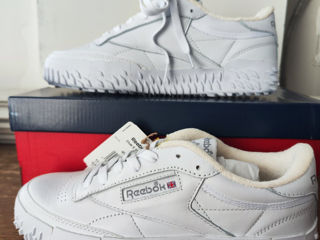 Reebok новые. Оригинал 38.5 размер