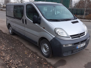 Opel Vivaro foto 2