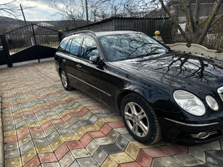 Mercedes E-Class foto 2