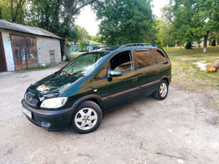 Opel Zafira foto 2