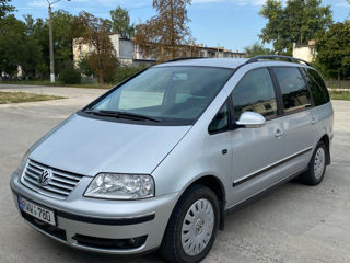 Volkswagen Sharan foto 1