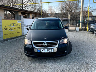 Volkswagen Touran foto 3