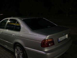 BMW 5 Series foto 6