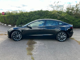 Tesla Model 3 foto 6