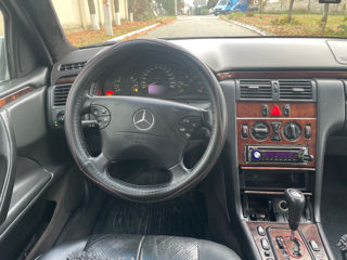 Mercedes E-Class foto 8