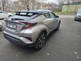 Toyota C-HR foto 4