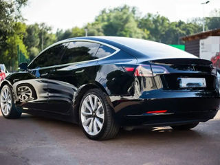 Tesla Model 3 foto 6