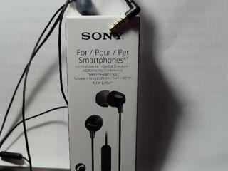 Căști împachetate Sony cu fir made in Vietnam