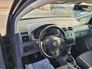 Volkswagen Touran foto 8