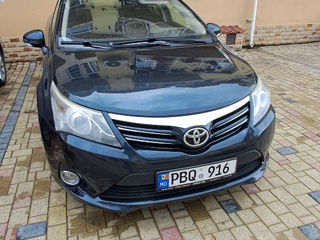 Toyota Avensis foto 1