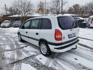 Opel Zafira foto 3