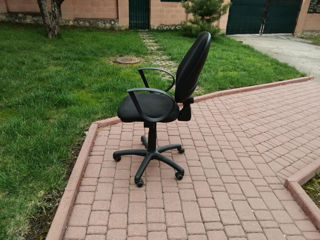 Офисное кресло foto 4