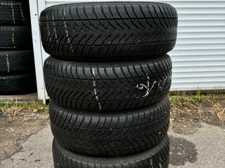 Зимние шины 215/60R16 Goodyear