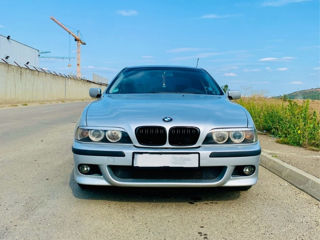 BMW 5 Series foto 1