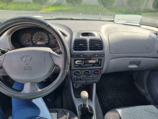 Hyundai Accent foto 9