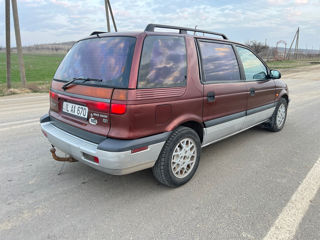 Mitsubishi Space Wagon foto 5