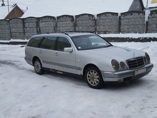 Mercedes E Class foto 4