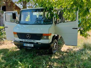 Mercedes Vario 818