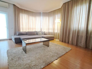 Apartament cu 2 camere, 127 m², Centru, Chișinău foto 3