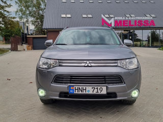 Mitsubishi Outlander foto 2