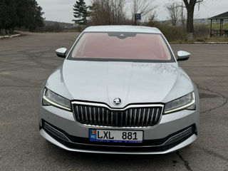 Skoda Superb foto 2