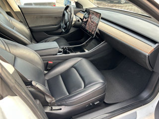 Tesla Model 3 foto 14