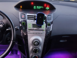 Toyota Yaris фото 3