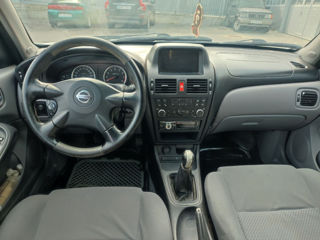 Nissan Almera foto 7