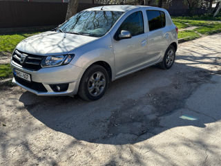 Dacia Sandero foto 1