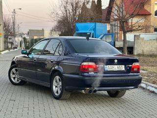 BMW 5 Series foto 5