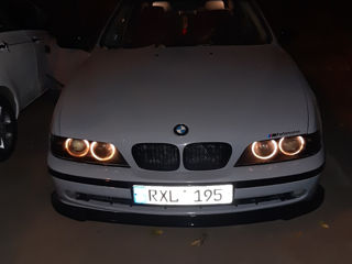 BMW 5 Series foto 1