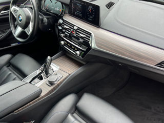 BMW 5 Series foto 10