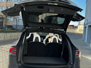 Tesla Model X foto 8