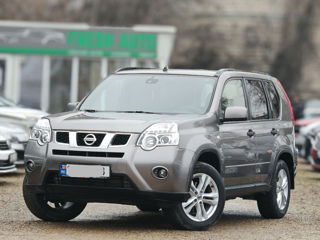 Nissan X-Trail foto 2