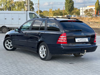 Mercedes C-Class foto 4