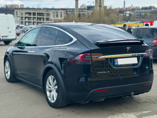 Tesla Model X foto 8