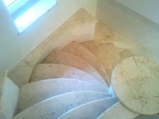 Подоконники лестницы столешницы из мрамора и гранита foto 8