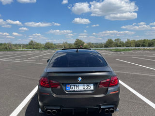 BMW 5 Series foto 4