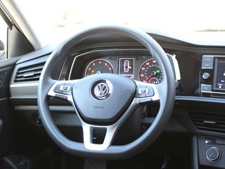 Volkswagen Jetta foto 11