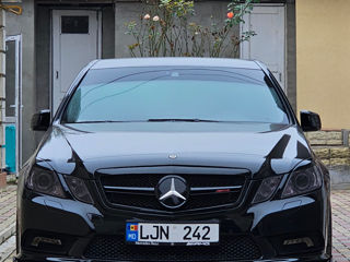 Mercedes E-Class foto 2