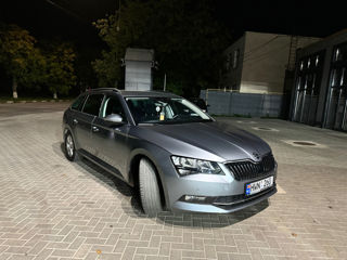 Skoda Superb foto 3