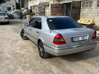 Mercedes C-Class foto 4