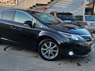 Toyota Avensis foto 3