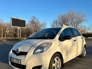 Toyota Yaris foto 2