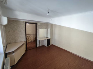 Apartament cu 3 camere, 100 m², Buiucani, Chișinău foto 9