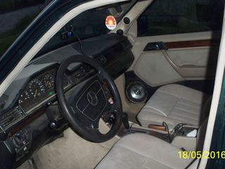 Mercedes Series (W124) foto 1