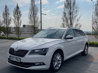 Skoda Superb foto 1